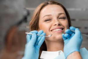 Do Veneers Need To Be Replaced check