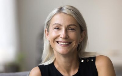 Teeth Whitening or Veneers: Which Choice Fits You Well?